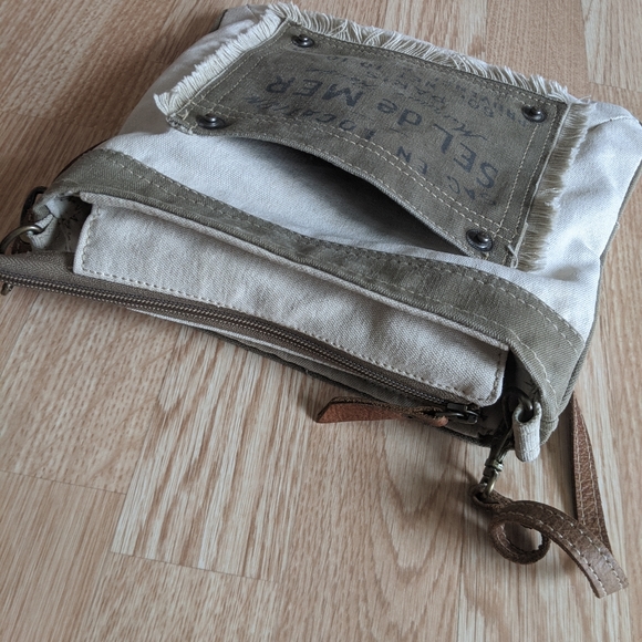 Myra upcycled canvas crossbody bag - Picture 3 of 8